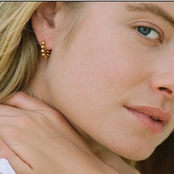 ANNI LU Petite Hoop Earrings - Picture 4 of 6